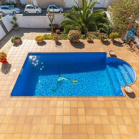 Olga Villa L' Escala